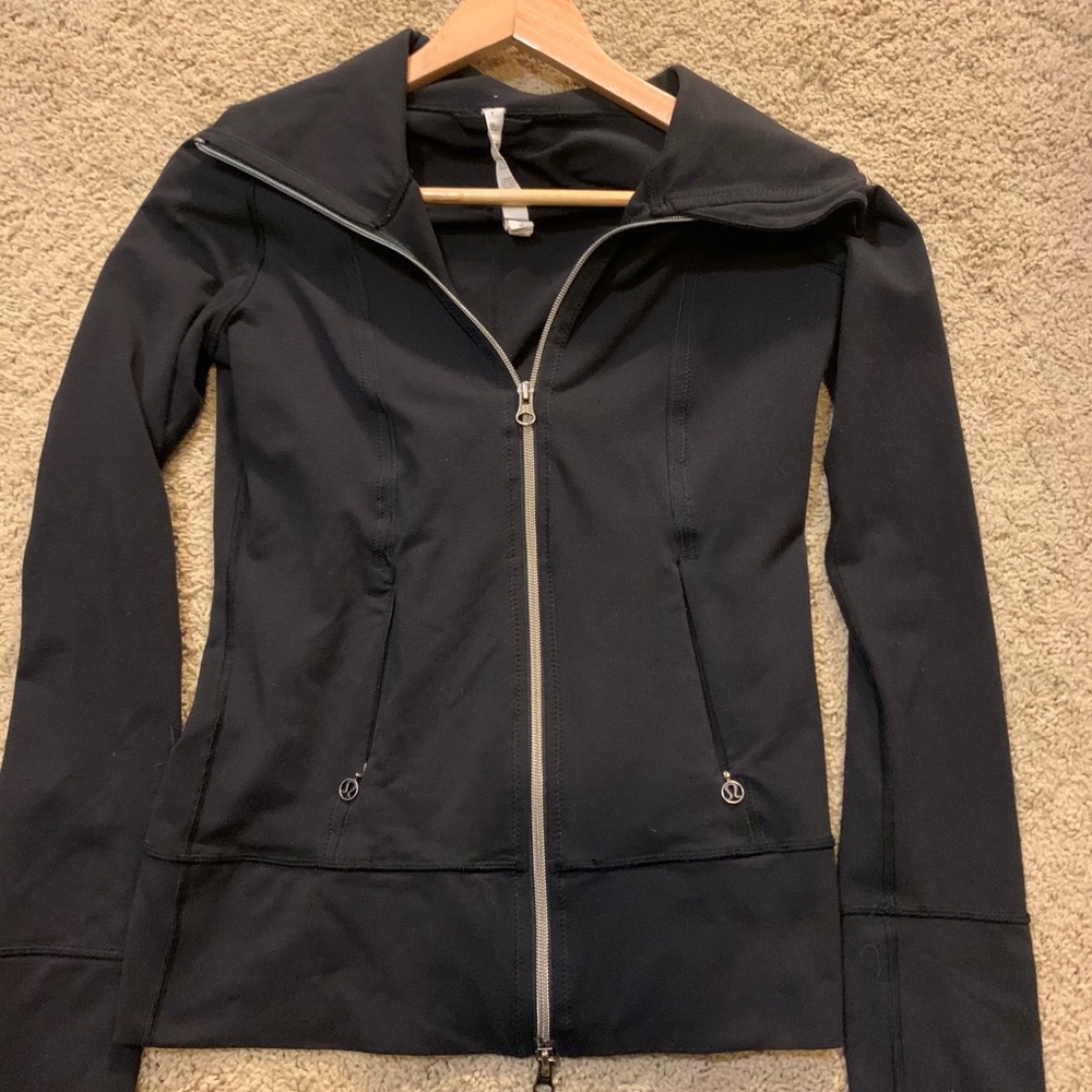 LULULEMON ZIP UP JACKET